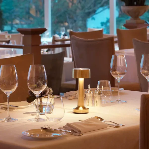 Portable Outdoor Table Lamp – Mobile LED Light for Bar, Restaurant & Coffee Table